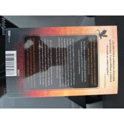 Iron Flame - Vasláng - Fantasy  témájú könyvek és olvasmányok